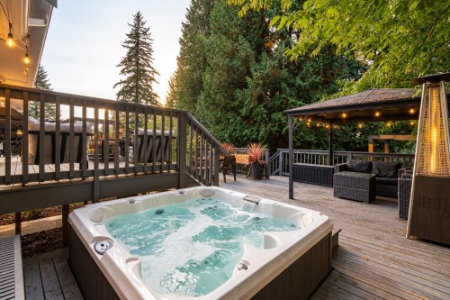 1361 15Th Street E, North Vancouver, BC 