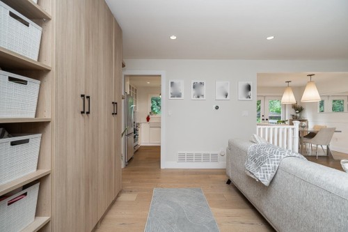 1361 15Th Street E, North Vancouver, BC 