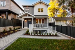 357 22nd Street E North Vancouver, BC V7L 3C8