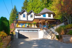 4592 Cove Cliff Road  North Vancouver, BC V7G 1H6