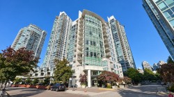 701-1111 Marinaside Crescent  Vancouver, BC V6Z 2Y3