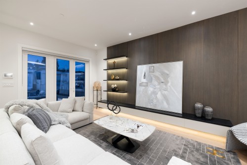 838 14Th Street E, North Vancouver, BC 
