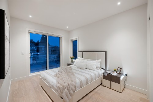 838 14Th Street E, North Vancouver, BC 