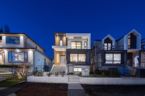 838 14Th Street E, North Vancouver, BC 