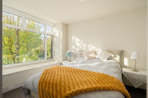 6190 Oak Street, Vancouver, BC 