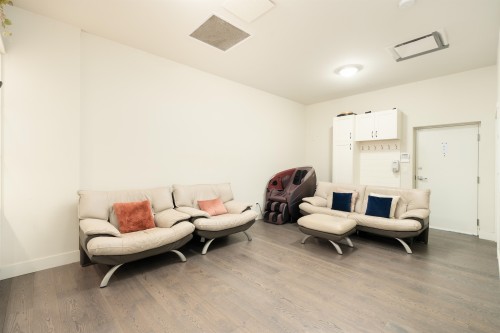 6190 Oak Street, Vancouver, BC 