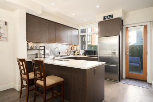 6190 Oak Street, Vancouver, BC 