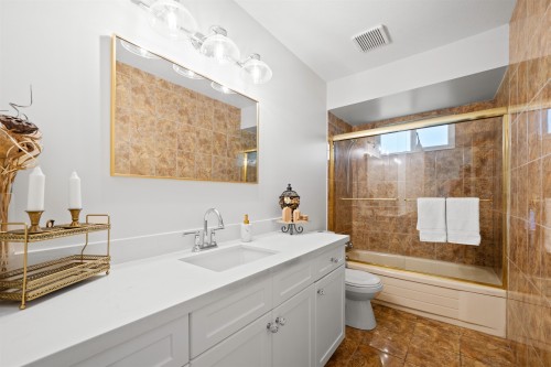 3336 Manning Crescent, North Vancouver, BC 