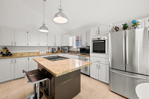 3336 Manning Crescent, North Vancouver, BC 