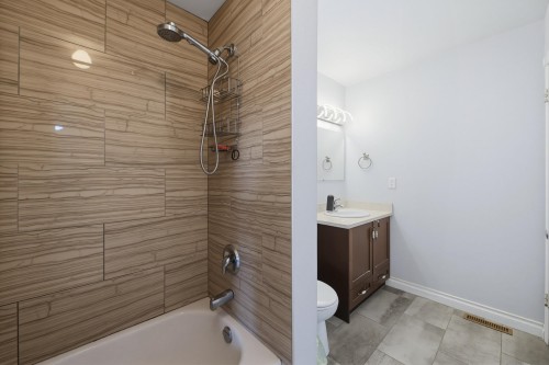 1194 Colin Place, Coquitlam, BC 