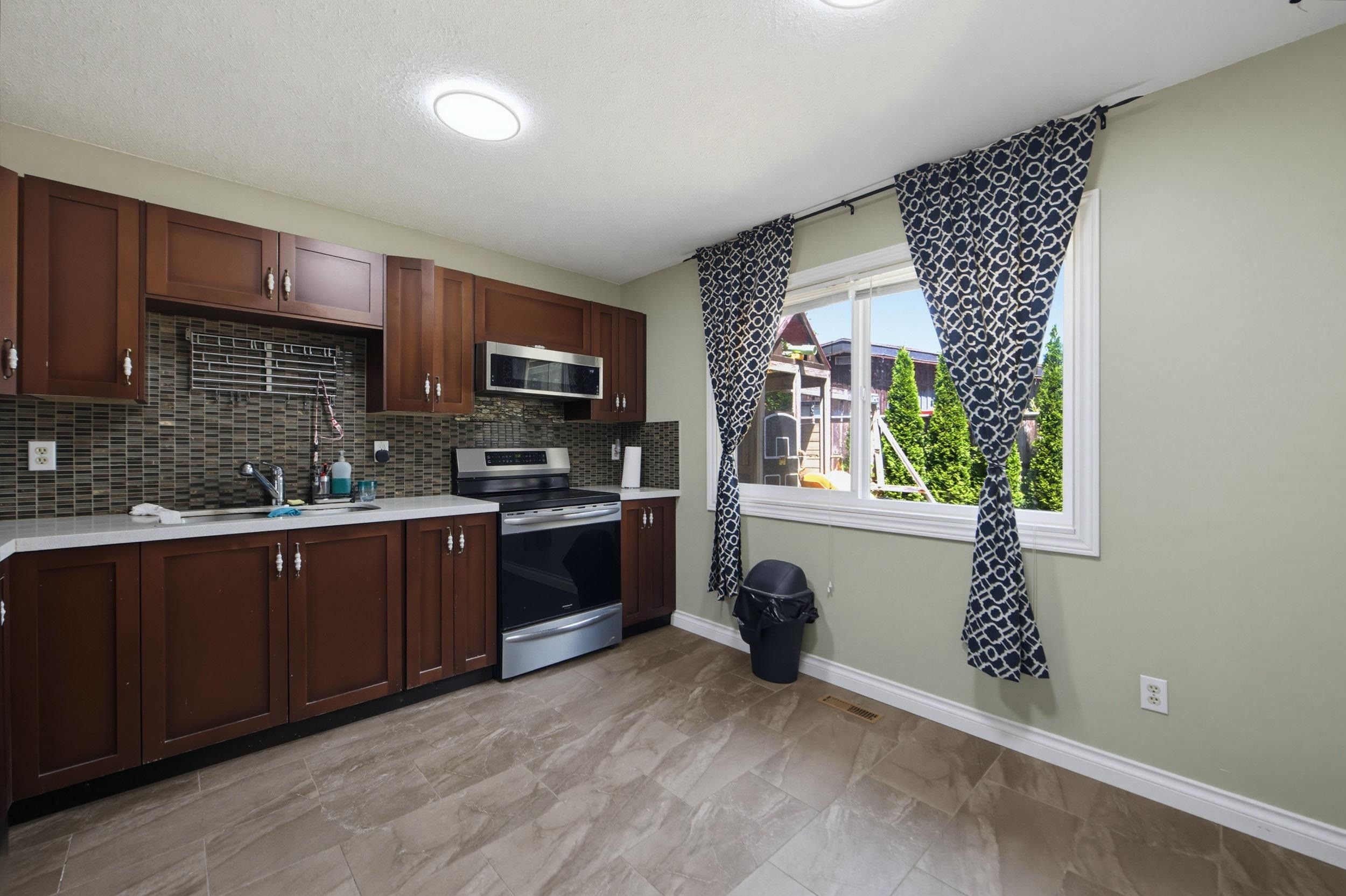 1194 Colin Place, Coquitlam, BC