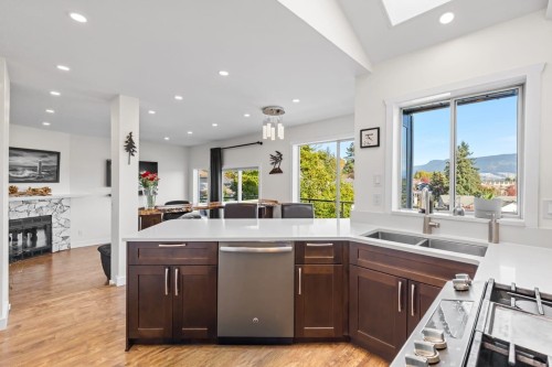 2137 Parapet Terrace, Port Coquitlam, BC 