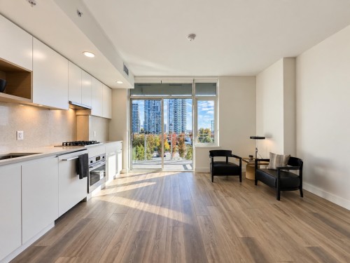 403-4433 Alaska Street  Burnaby, BC V5C 0N3