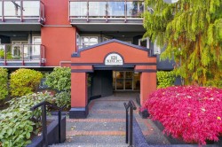 214-121 29 Street WNorth Vancouver, BC V7N 4L6