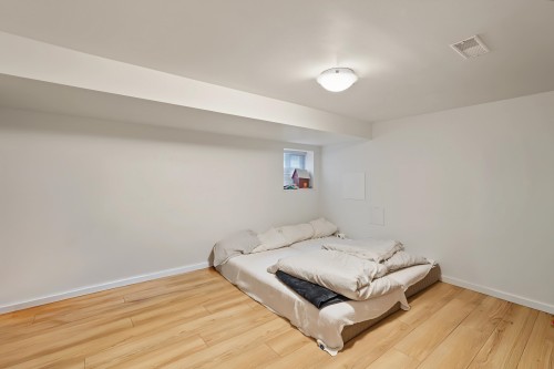 462 19Th Avenue W, Vancouver, BC 