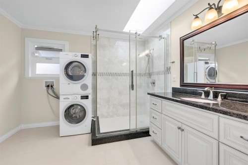 1956 42Nd Avenue W, Vancouver, BC 