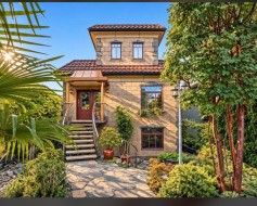 368 33rd Avenue E Vancouver, BC V2Z 2Z9