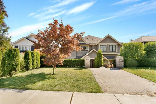 545 4Th Street E, North Vancouver, BC 