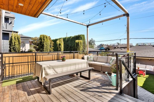 545 4Th Street E, North Vancouver, BC 