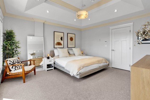 545 4Th Street E, North Vancouver, BC 