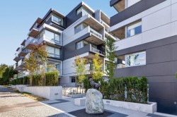 501-8080 Oak Street  Vancouver, BC V6P 0M9