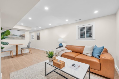 853 20Th Avenue E, Vancouver, BC 