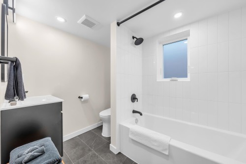 853 20Th Avenue E, Vancouver, BC 