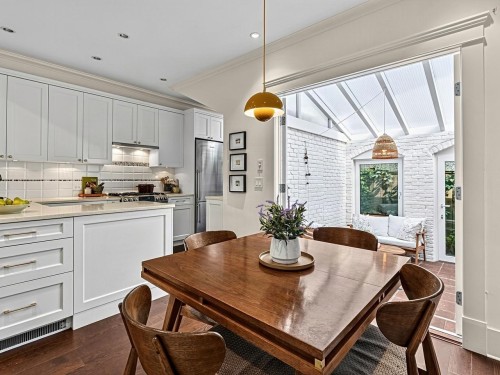 2634 Hemlock Street, Vancouver, BC 