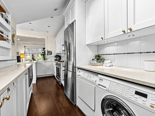 2634 Hemlock Street, Vancouver, BC 