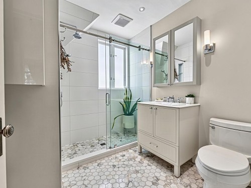 2634 Hemlock Street, Vancouver, BC 