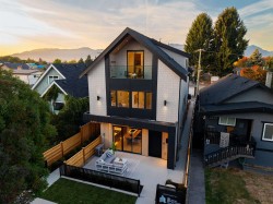 1-2435 Napier Street  Vancouver, BC V5K 2W2
