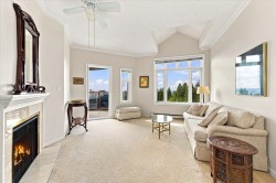 403-121 29th Street W North Vancouver, BC V7N 4L6