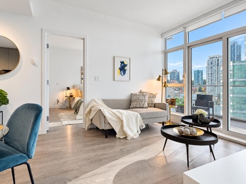 703-6080 Mckay Avenue  Burnaby, BC V5H 0J4
