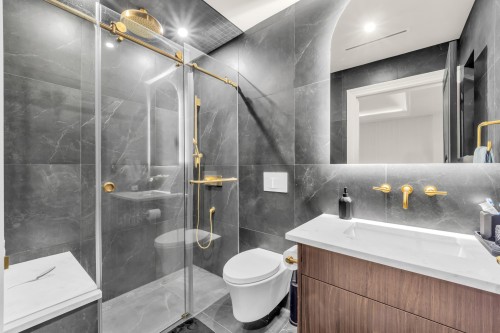 1443 57Th Avenue W, Vancouver, BC 