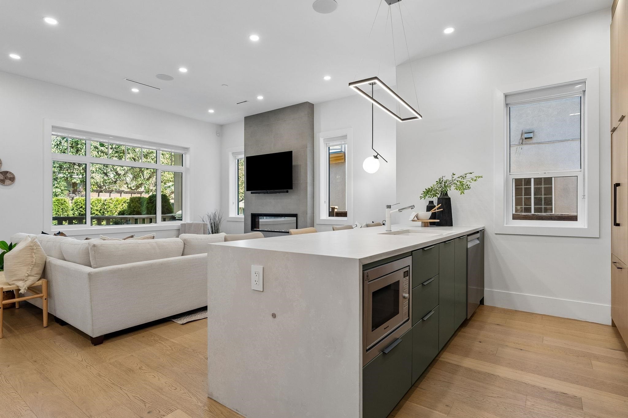 1234 19Th Avenue E, Vancouver, BC