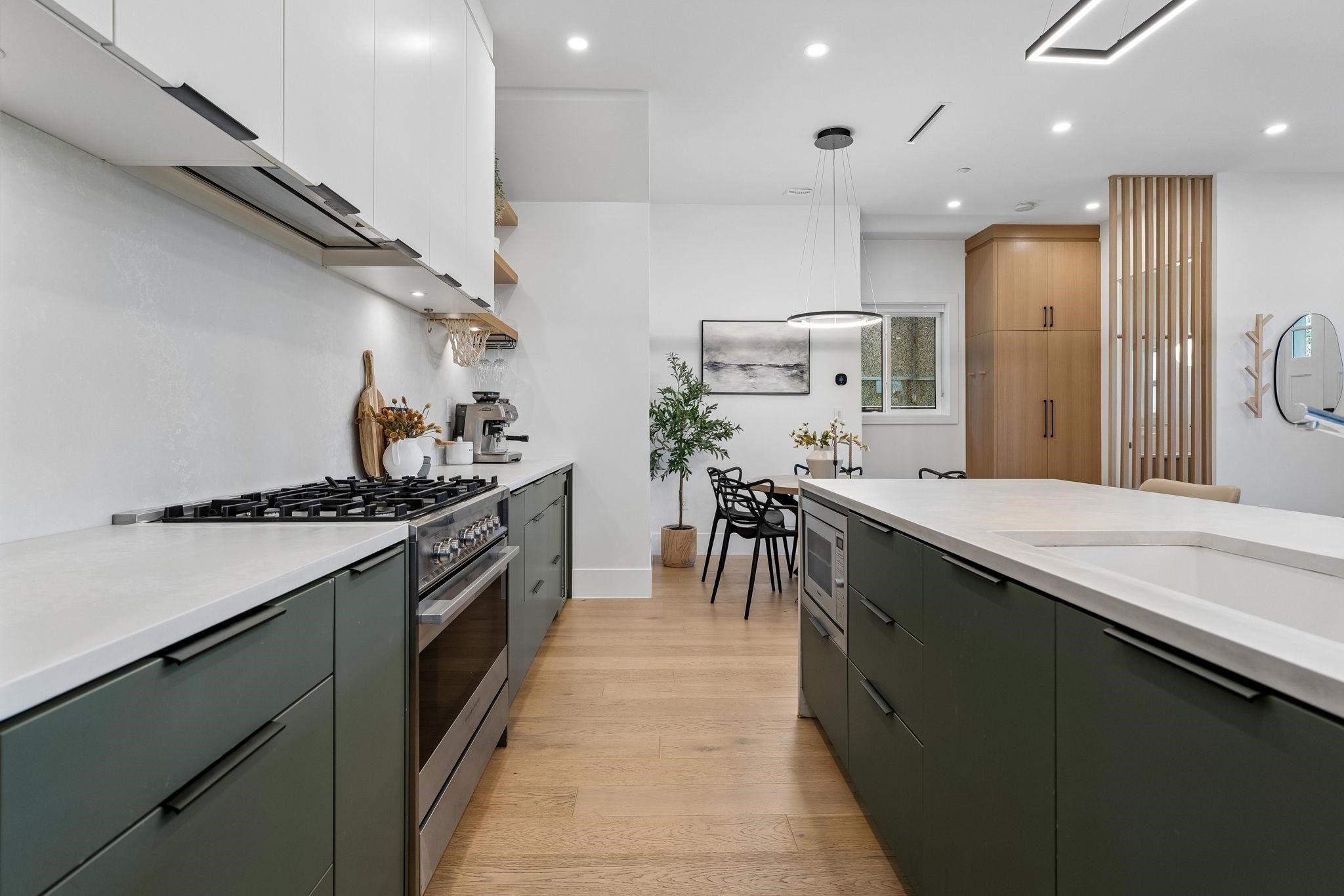 1234 19Th Avenue E, Vancouver, BC