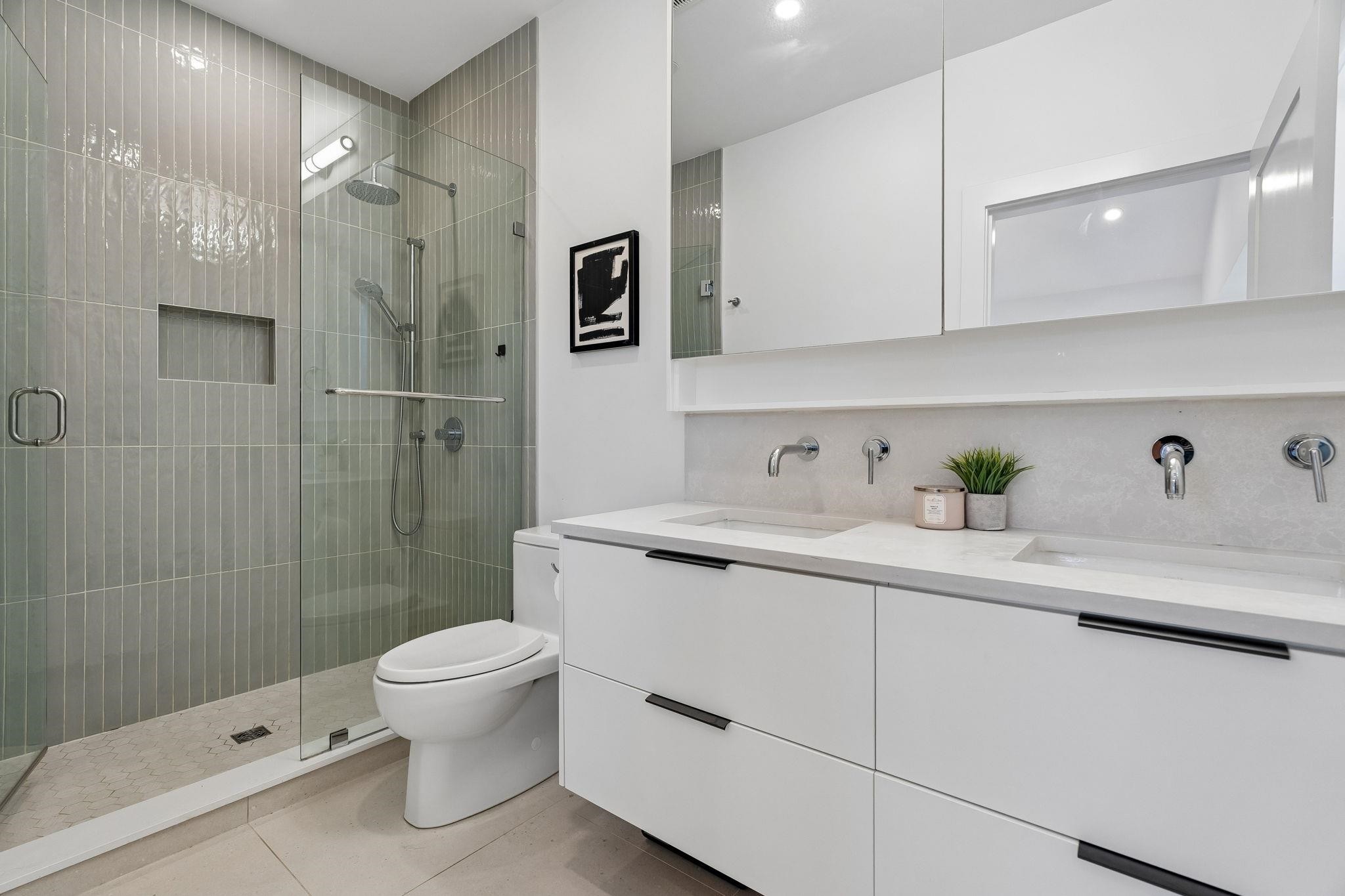 1234 19Th Avenue E, Vancouver, BC