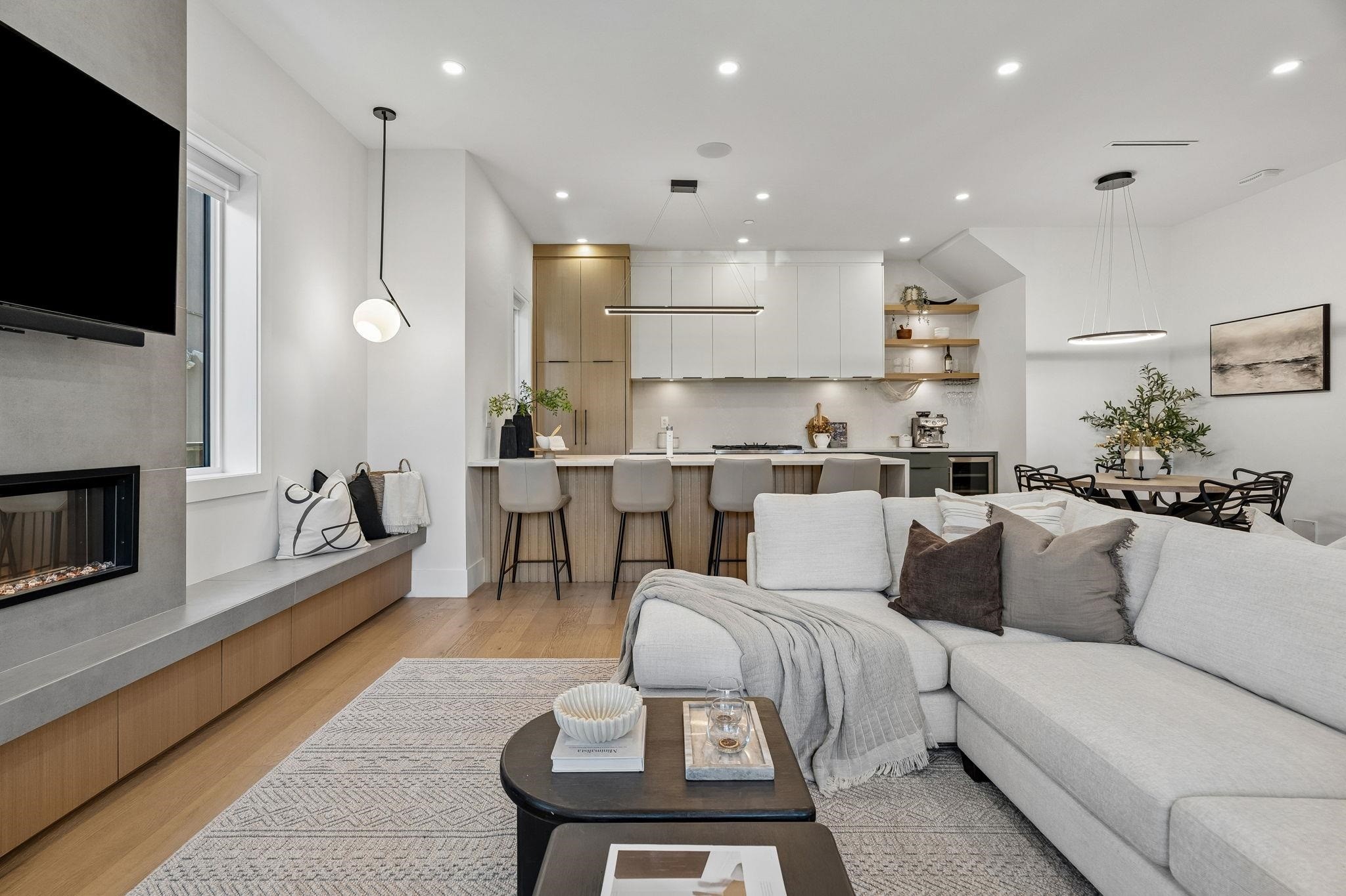 1234 19Th Avenue E, Vancouver, BC