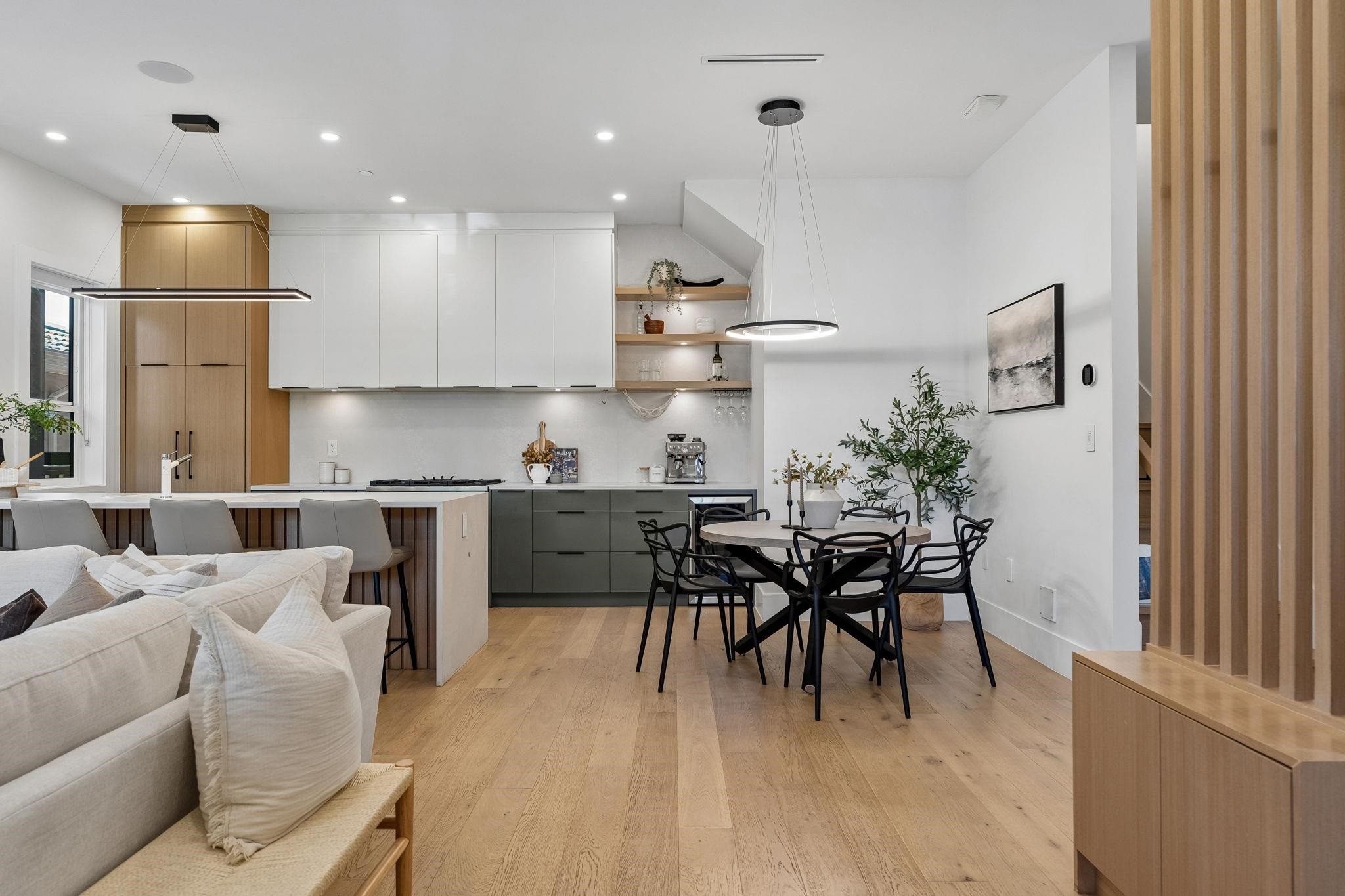 1234 19Th Avenue E, Vancouver, BC