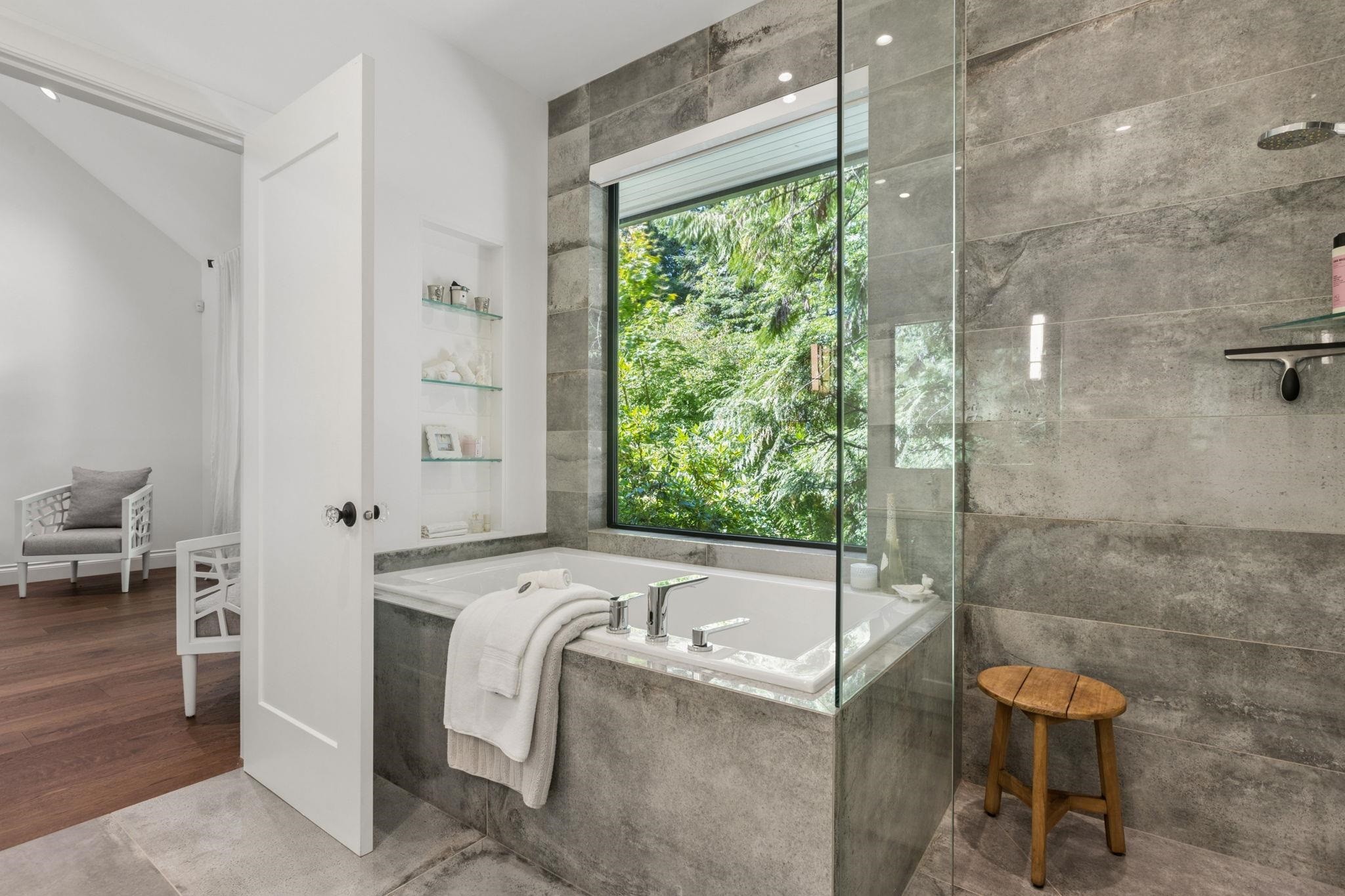 435 Macbeth Crescent, West Vancouver, BC