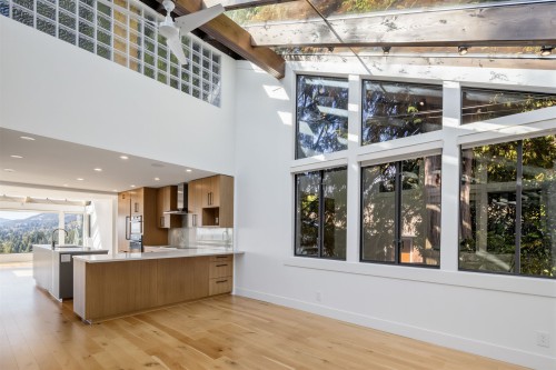 975 Aubeneau Crescent, West Vancouver, BC 