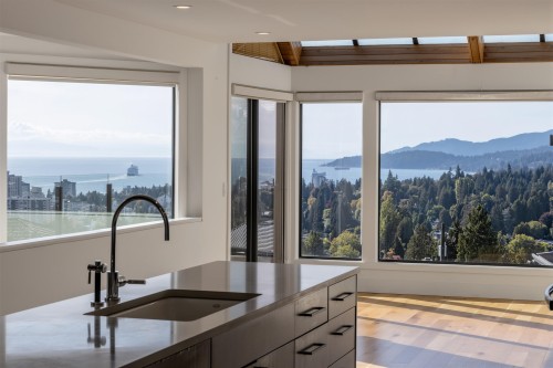 975 Aubeneau Crescent, West Vancouver, BC 