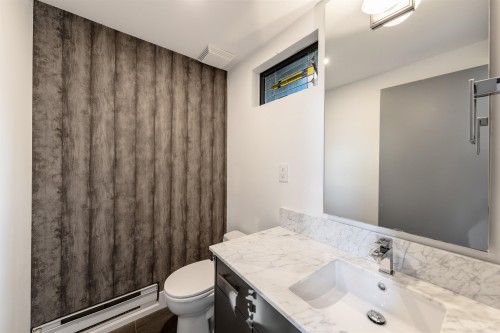 975 Aubeneau Crescent, West Vancouver, BC 