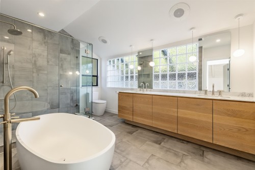 975 Aubeneau Crescent, West Vancouver, BC 