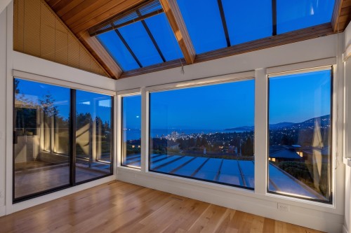 975 Aubeneau Crescent, West Vancouver, BC 