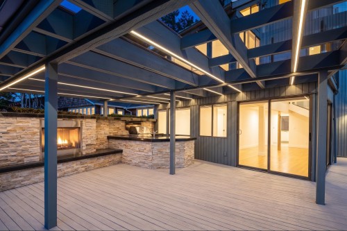 975 Aubeneau Crescent, West Vancouver, BC 