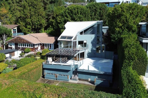 975 Aubeneau Crescent, West Vancouver, BC 