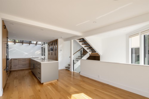 975 Aubeneau Crescent, West Vancouver, BC 