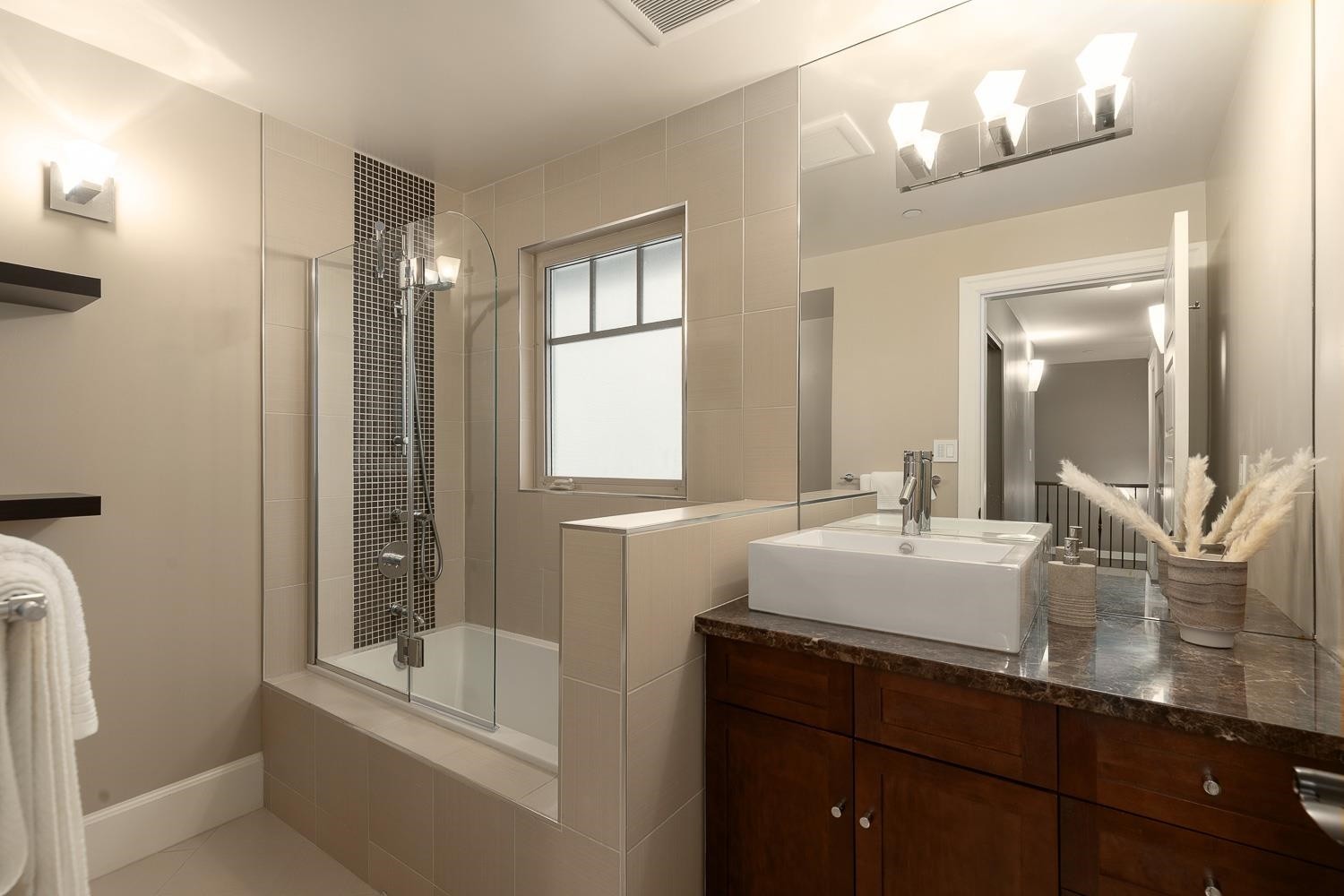 850 10Th Avenue E, Vancouver, BC