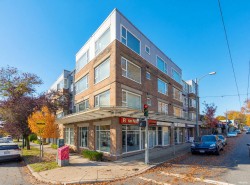 302-2103 45th Avenue W Vancouver, BC V6M 2J2